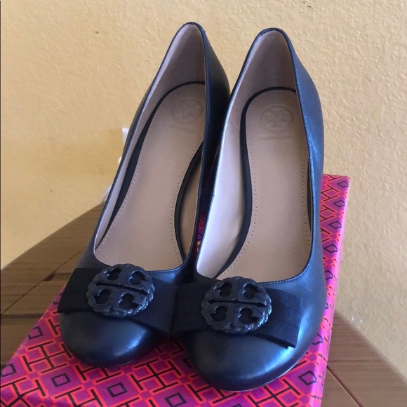Tory Burch Shoes - Tory Burch Elizabeth bow 85 mm heel